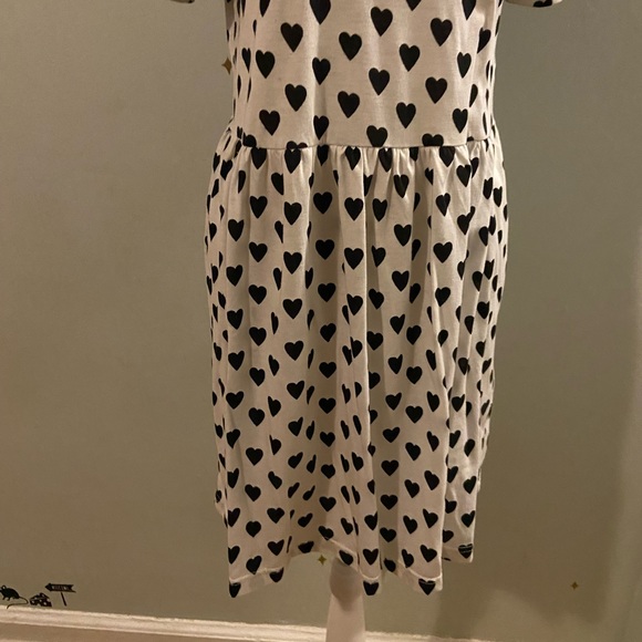 White smock babydoll asos dress with black heart pattern by Daisy Street size 4 - Picture 3 of 8